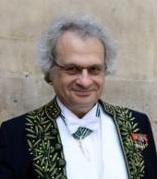 M. Amin Maalouf M. Amin Maalouf en habit d'académicien